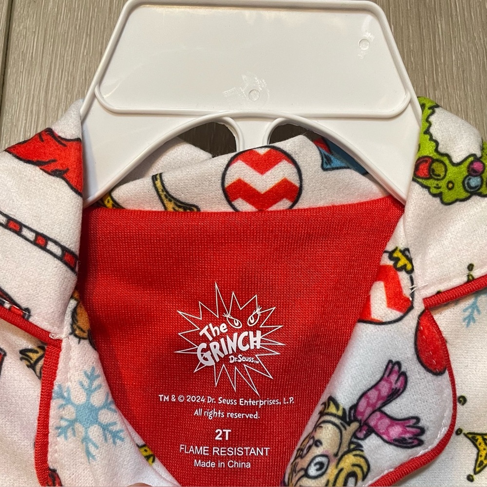 NWT Dr. Seuss The Grinch & Cindy Lou Who Toddler 2-Pc Pajama Set 2T - Picture 4 of 5